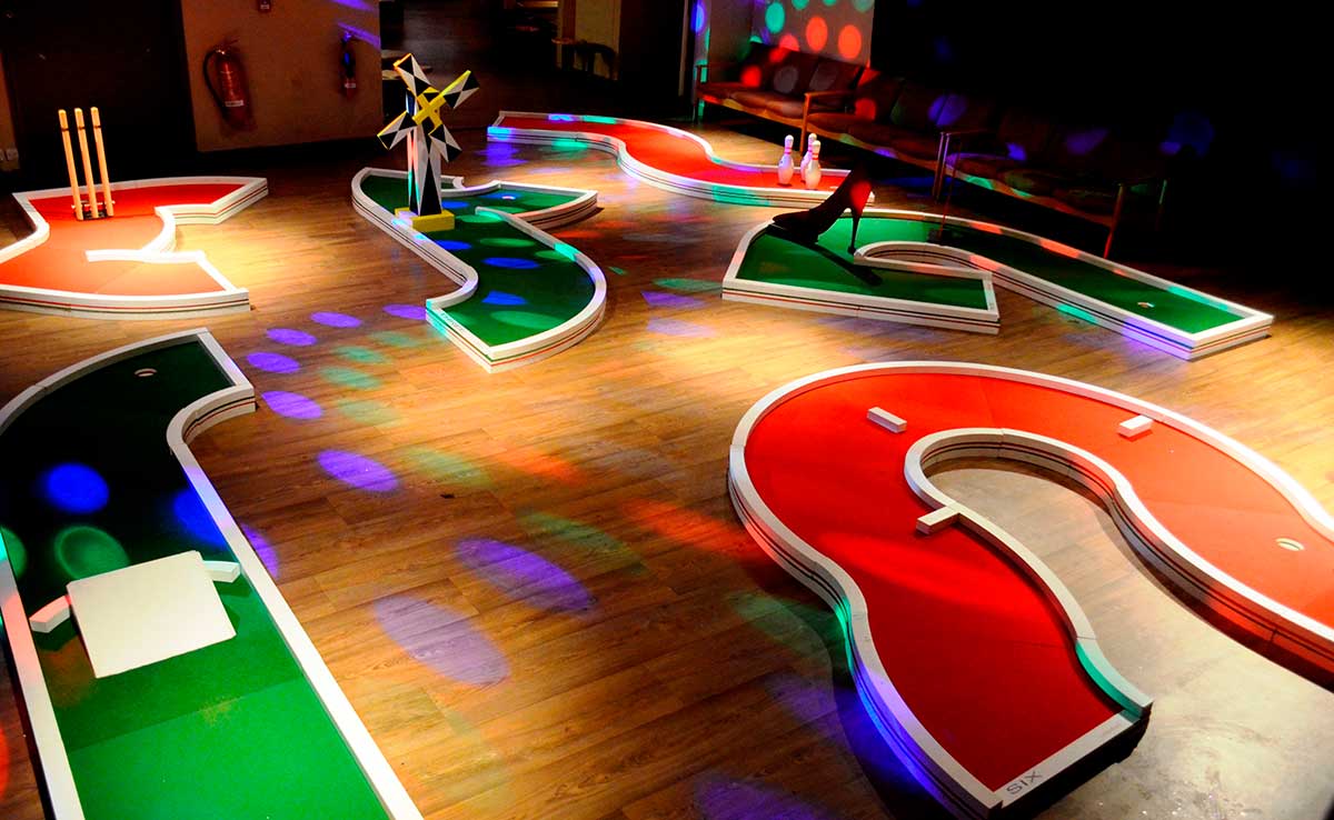 Putt putt rentals red holes image