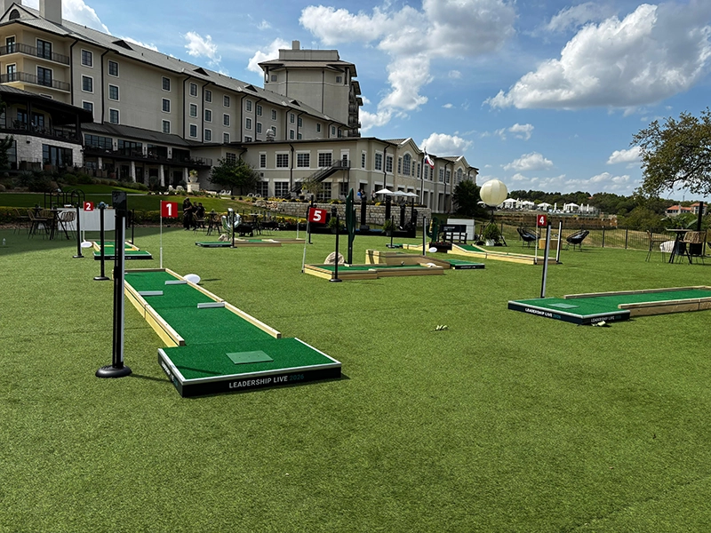 wow mini golf rental image
